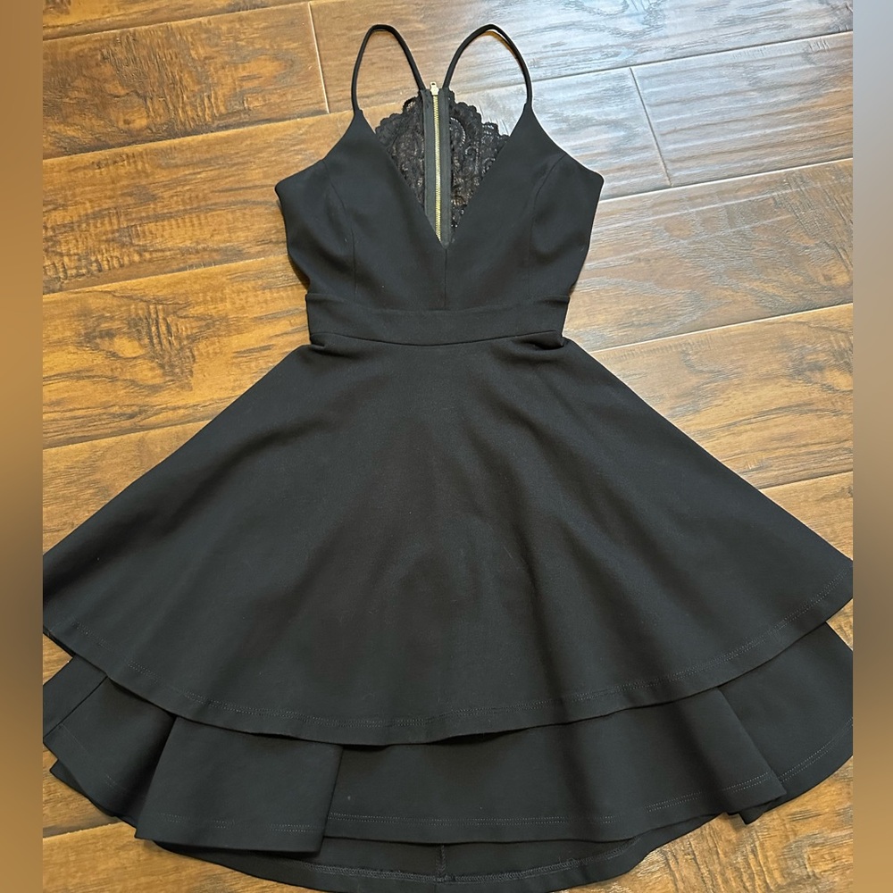 Windsor little black dress with lace detail size small EUC